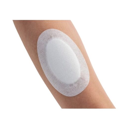 Anwendung weiße Optomed Oval Kompresse auf dem Arm